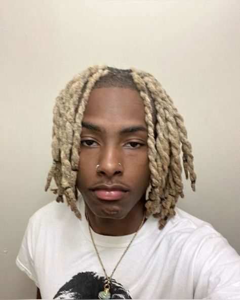 Twist Locs, Blonde Locs, Waves Hairstyle Men, Dread Hairstyles For Men, Mens Dreads, Blonde Dreads, Cute Dreads, Dreadlock Hairstyles For Men, Dark Skin Boys