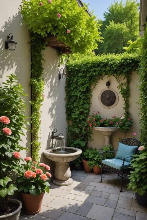 Tiny Yard Garden, Ideas Jardines Pequeños, Tiny Garden Design, Tiny Patio Ideas, Tiny Courtyard Garden, Tiny Backyard Ideas, Patio Ideas Townhouse, Small Yard Design, Tiny Patio