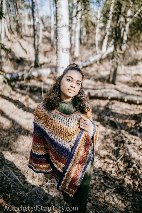 Free Crochet Pattern - Wasilla Poncho by A Crocheted Simplicity #freecrochetpattern #crochetponcho #crochet #womensponcho #lionbrandmandala #crochetponchopattern Crochet Poncho Free Pattern Woman, Diy Yarn Blankets, Crochet Ideas Aesthetic, Aesthetic Knit, Crochet Poncho Pattern, Poncho Design, Crochet Poncho Free Pattern, Men Pullover, Crochet Hoodie