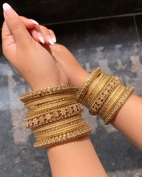 Indiatrend on Instagram: “Our Mauli Bangles are only $40 for both hands!! Head over to the website for all 14 colours!! ​************************************* For…” Indian Jewelry Bangles, South Indian Bangles Designs, Gold Bangles Indian Design Traditional, Indian Bangles Aesthetic, Bangles For Bride, South Indian Bangles, Desi Bangles, Indian Bridal Bangles, Indian Wedding Bangles