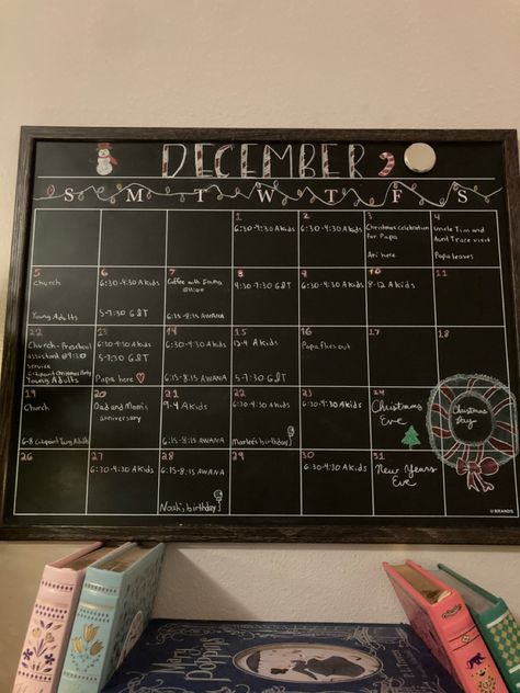 December White Board Calendar Ideas, December Chalkboard Calendar, December Chalkboard Ideas, Blackboard Calendar, Calendar Doodles, Whiteboard Art, Chalkboard Calendar, Dry Erase Board Calendar, Whiteboard Calendar