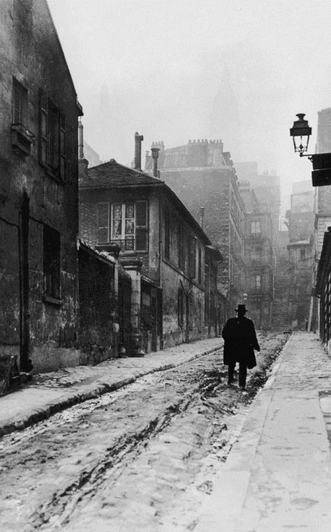 Montmartre. 1910. Paris 1900, Plan Paris, Montmartre Paris, London Film Festival, Old Paris, Paris Vintage, San Michele, Paris Photo, Vintage Paris