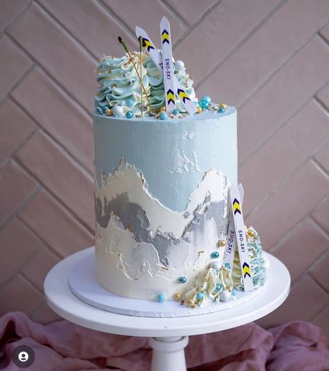 30th Birthday Ski Trip, Ski Theme Birthday Cake, Snowboard Cake Ideas, Ski Wedding Cake, Ski Birthday Cake, Winter Cakes Birthday, Arctic Cake, Snowboard Cake, Ski Cake