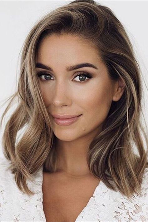 Human Hairstyle, Balayage Brown, Hacks Beauty, Brown Hair Balayage, Dark Blonde Hair, Wavy Wig, Hair Balayage, Makeup Hacks, Short Hair Balayage