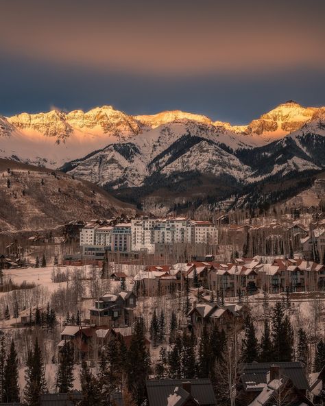 A ski vacation in 📍Telluride, Colorado is like stepping into history books! 📖 We love it for the variety of runs available, amazing town, and the scenery just takes your breathe away! Anyone going to Telluride soon? 🙋‍♂️ (📷: Telluride Ski Resort) #skimaxholidays #skimax #skiing #skivacation #swissalps #ski #skigram #mountainview #peaks #tellurideski #skitelluride #telluridecolorado Telluride Ski Resort, Telluride Colorado, Ski Vacation, Swiss Alps, Winter Aesthetic, Ski Resort, History Books, Mountain View, Skiing