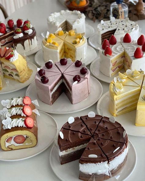 Sweet Cafe, Cake Cafe, Cakes And Desserts, Pretty Dessert, Different Cakes, Fancy Desserts, Just Cakes, Bakery Cafe, Cute Desserts