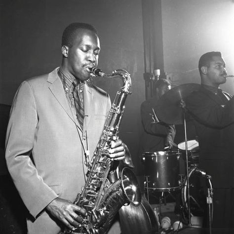 Hank Mobley, Francis Wolff, 1920s Jazz, Arte Jazz, Jazz Saxophonist, Jazz Lounge, Freedom Riders, Jazz Players, Saxophone Players