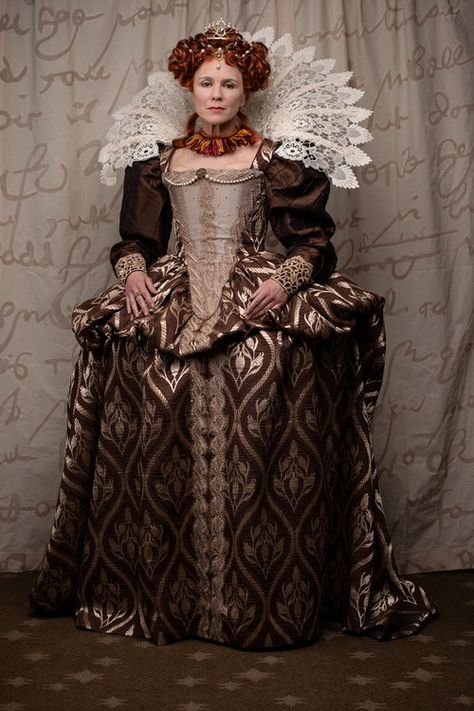 Shakespeare Costumes, 16 Century Fashion, 16th Century Dress, Queen Elizabeth Photos, 16th Century Clothing, Elizabethan Costume, Elizabethan Fashion, 16th Century Fashion, Tudor Fashion