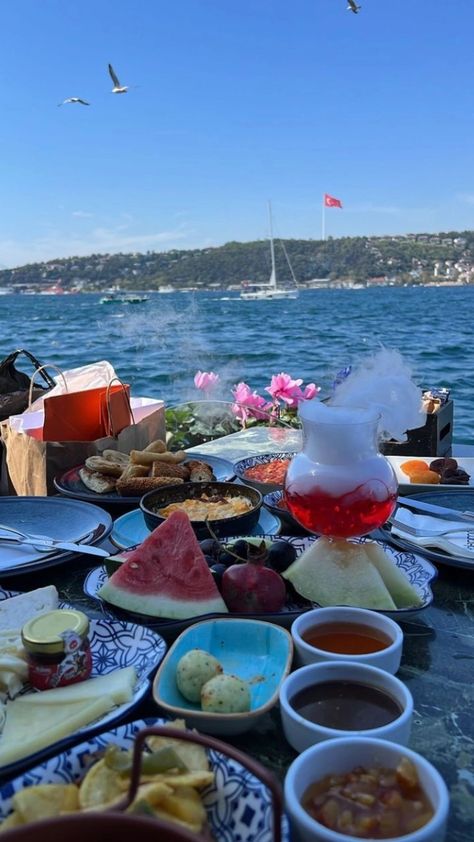 Summer In Istanbul, Istanbul Beach, Food Snaps Night, Istanbul Breakfast, Istanbul Vacation, Istanbul Summer, Istanbul Trip, Istanbul Food, Turkey Photography