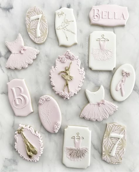 Ballerina Party Theme, Ballerina Birthday Party Decorations, Ballerina Tea, Bridal Brunch Food, Girly Party Ideas, Ballerina Cookies, Baby First Birthday Cake, Crazy Cookies, Ballerina Birthday Parties