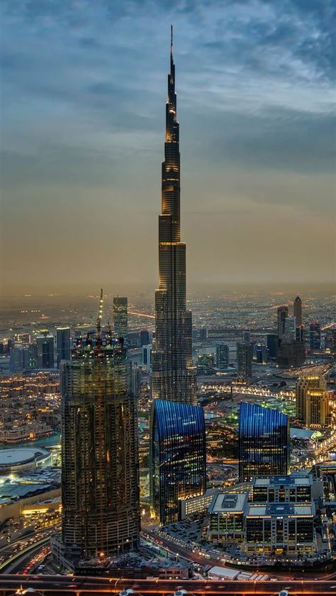 Dubai Wallpaper Hd, Dubai Aesthetic Night, Dubai Wallpaper, Aesthetic Dubai, Wallpaper Estetika, Dubai Vacation, Dubai Aesthetic, Tall Buildings, World Wallpaper