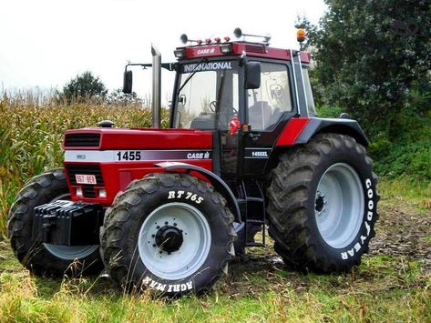 Old John Deere Tractors, Tractor Farming, Case Ih Tractors, International Harvester Tractors, Tractor Pictures, Chicken Tractors, International Tractors, Case Tractors, Massey Ferguson Tractors