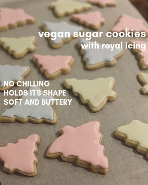 Eggless Sugar Cookie Recipe, Vegan Royal Icing Recipe, Vegan Sugar Cookie Recipe, Vegan Royal Icing, Best Vegan Cookies, Sugar Cookies With Royal Icing, Vegan Christmas Cookies, Vegan Sugar Cookies, Butter Sugar Cookies