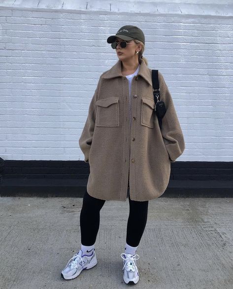 Shaket Jacket Outfit, Shacket Outfit Women, Shacket Outfit, Look Legging, Causual Outfits, Autumn Outfit, Up Girl, Mode Inspiration, Lookbook Outfits