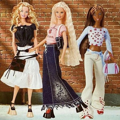 Barbies From The Early 2000s, Barbie 2000 Dolls, 2000s Barbie Dolls, Barbie Doll Outfits, Fashion Avenue Barbie, 2000s Barbie, Beat Street, Barbie 90s, Barbie 2000