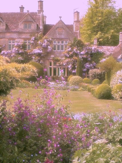 Picnic Wallpaper, Pretty Farm, Aesthetic Cottage, Flowers Field, Fairytale Aesthetic, Castle Aesthetic, Cottage Aesthetic, Ethereal Aesthetic, Fairy Aesthetic