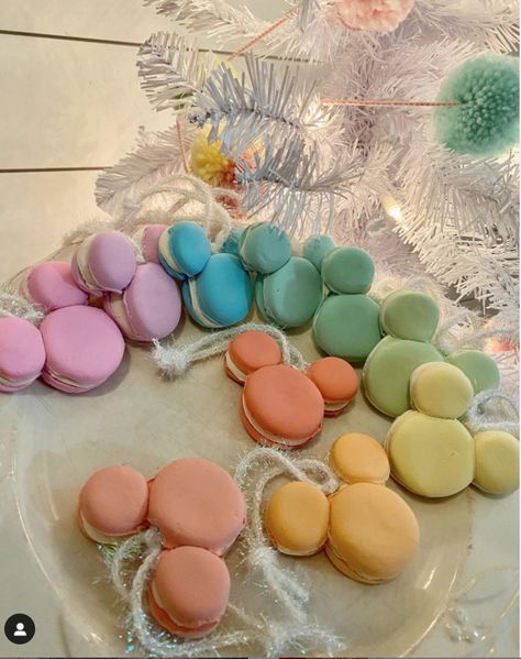 🌈EASY & SIMPLE Model Magic Mickey Macaroon Ornaments- #disneymagic #disneydiy #disneycrafts #disneycrafter #disneymagicmaker @disneyfamily #disneyfamily #magicmomma #disneymom #disneymama #disneyfood #mickeyshapedfood #disneychristmas #disneycookies #modelmagic #disneymerch #waltdisneyworld #disneystyle #disneychristmas #disneychristmasdecorations #mydisneyhome #disneyfamily #disneyfamilytime Macaroon Ornaments, Disney Christmas Decorations, Disney Cookies, Easy Model, Model Magic, Disney Mom, Candy Christmas Decorations, Disney Diy, Disney Crafts