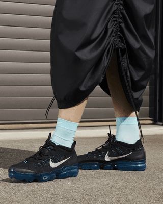 Breathe in. Breath out. This Air is better than that. With the first 1-piece Air unit to run the entire length of a shoe, the Air VaporMax 2023 Flyknit lets you walk on unbelievable cushioning. And up top, stretchy and supportive Flyknit keeps it breezy and light. Bonus—it's made with at least 20% recycled materials by weight. Now that's fresh! Shown: Black/Rapid Teal/Aquamarine/Metallic Silver Style: DV6840-004 Air Vapormax, Nike Air Vapormax, Silver Style, Walk On, Recycled Materials, Aquamarine, Silver Fashion, Women's Shoes, Metallic Silver