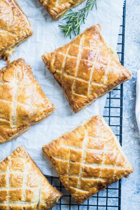 Lemon & Herb Chicken Hand Pies Freezable Hand Pies, Chicken Hand Pies Recipes, Pie Savory Recipes, Savoury Hand Pies, Hand Pies Recipes Savory, Chicken Hand Pie, Puff Pastry Hand Pies, Hand Pies Recipes, Lemon Hand Pies