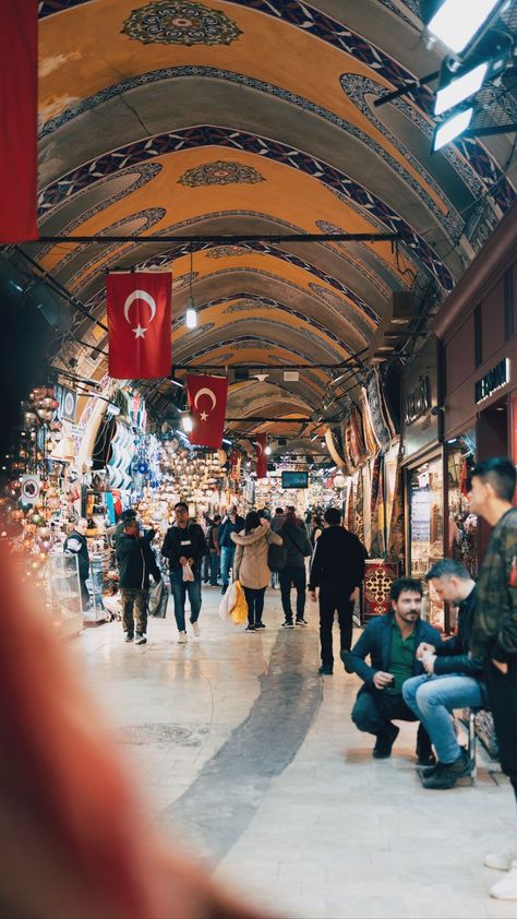 Istanbul Market, Bazaar Istanbul, Grand Bazaar Istanbul, Istanbul Turkey Photography, Usa Cities, Grand Bazaar, Usa Travel Destinations, World Cities, City Travel