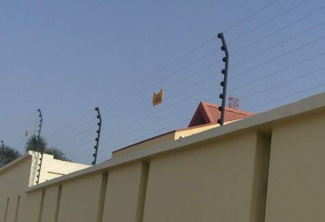 Electric Fence Security Home, Dinosaur Horror, Brunei Travel, Electric Fencing, Razor Wire, Cctv Security Systems, Security Gates, Steel Gate Design, Concrete Fence