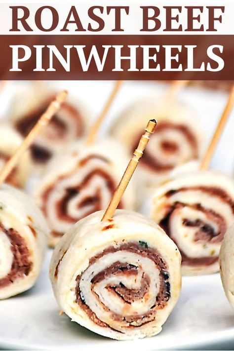 Quick And Easy Party Food, Roast Beef Pinwheels, Garlic Roast Beef, Beef Pinwheels, Thanksgiving Appetizers Finger Foods, Garlic Roast, Pinwheel Recipes, Easy Party Food, Thanksgiving Appetizers