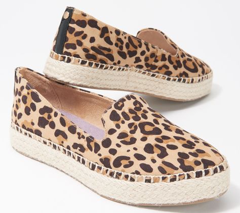 Dr. Scholl's Espadrille Slip-Ons - Find Me Shoes 2021, Style At A Certain Age, Diva Style, Narrow Shoes, Closed Toe Sandals, Espadrilles Platform, Toe Sandals, Espadrille Shoes, Flat Espadrille