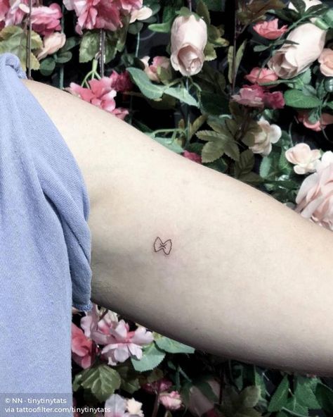 Farfalle Pasta Tattoo, Belle Tattoo, Minimalist Food, Grandma Tattoos, Explore Tattoo, Food Pasta, Tattoo Design Ideas, Temporary Tattoo Designs, Hand Tattoo