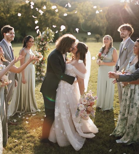 Happy International Kissing Day! The first kiss at the altar is one of our most favorite parts of the wedding day. Being surrounded by all of your favorite people as they cheer you on and celebrate your new journey as a married couple is a feeling you’ll never forget. Make sure you kiss your loved one today! 💋🥂✨ #internationalkissingday #firstkiss #wedding #smooch 📸: @kristenthomisonphoto @m__visuals @lillieredpathphotography @okcrowe @caripilgrimphoto @lavieestdoree Kiss At The Altar, First Kiss Wedding Pictures, Bridgerton Themed Wedding, Wedding First Kiss, Ravenswood Mansion, First Kiss Wedding, International Kissing Day, Becoming An Event Planner, Nashville Bachelorette Party