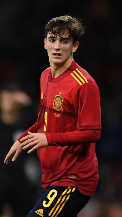 Spain Men, Spain Team, Spain Women, Spain Soccer, Spanish Flag, Football Players Photos, Soccer Outfit, Pablo Gavi, Soccer Guys