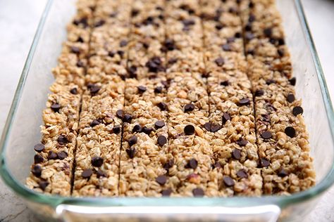 Healthy No Bake Breakfast, No Bake Breakfast, Peanut Butter Chocolate Chip Granola, Granola Bar Recipe Chewy, Chewy Granola Bars Homemade, Homemade Granola Bar Recipe, Homemade Granola Bars Healthy, Rice Crispy Cereal, Chocolate Chip Granola