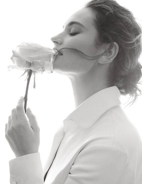 Alexi Lubomirski, Flower Photoshoot, 사진 촬영 포즈, Portrait Photography Women, Lily James, Portrait Photography Poses, Model Poses Photography, Female Portraits, Foto Art