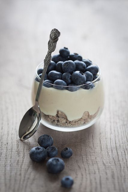 Blueberries Wedding Food Drink, God Mat, Blueberry Cheesecake, Perfect Desserts, Wedding Food, Naan, Beautiful Food, Blueberries, Food Photo