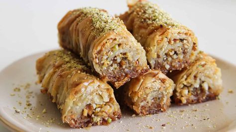 Rolled Baklava Recipe - The Cooking Foodie Rolled Baklava, Kunafa Recipe, The Cooking Foodie, Unusual Dessert, Zucchini Fritters Recipe, Blueberry Cheesecake Recipe, No Bake Blueberry Cheesecake, Fudgy Brownie Recipe, Brulee Recipe