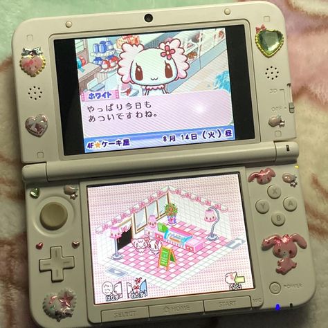 Modded 3ds, Pink 3ds, Nintendo Decor, Nintendo Aesthetic, Ocean Room Decor, 3ds Games, Cute Tech, Kawaii Games, Tech Aesthetic