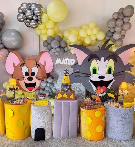 Tom And Jerry Balloon Decoration, Tom And Jerry Birthday Party Ideas, Tom And Jerry Birthday Party, Tom And Jerry Party, Tom And Jerry Birthday, Tom And Jerry Baby, Tom And Jerry Cake, Half Birthday Baby, Baby Boy Newborn Photography