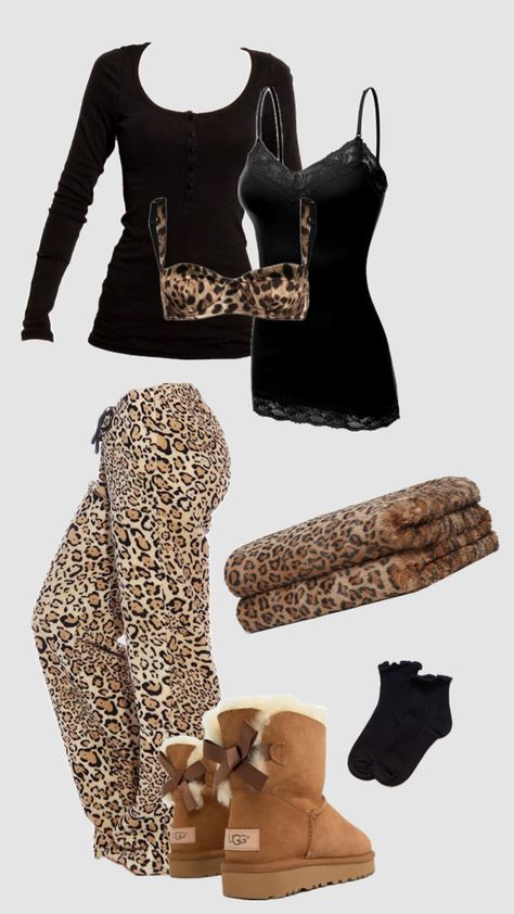 #pyjamas #pyjamasinspo #leopardprint #blanket #uggs #pjs #outfitinspo Y2k Pjs Outfits, Sleep Outfit Ideas, Y2k Pyjamas, Pajama Pants Outfit For School, 2000s Pjs, Christmas Fits Aesthetic, Pjs Y2k, Pj Fits, Y2k Pjs