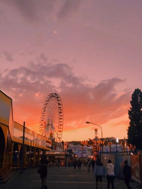 Summer In Vienna, Vienna Summer Aesthetic, Vienna Austria Aesthetic, Wien Aesthetic, Vienna Austria Photography, Prater Vienna, Vienna Summer, Vienna Prater, Vienna Aesthetic