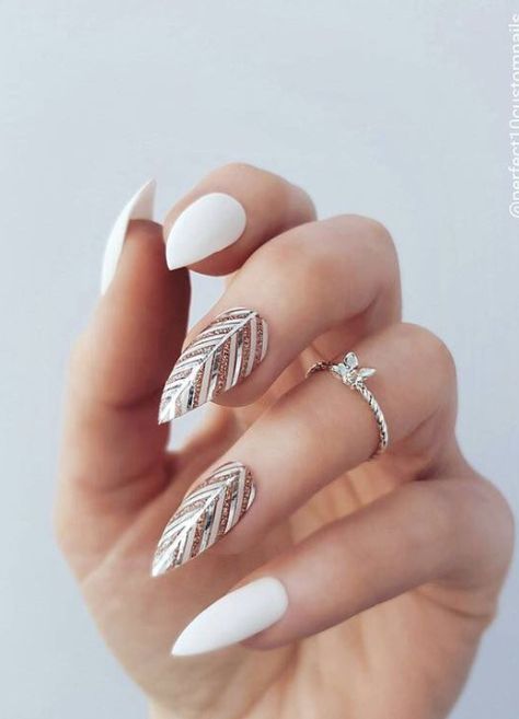 Feather Nail Designs, Feather Nail, Feather Nail Art, Feather Nails, Nail Art Studio, Halloween Nail Designs, Toe Nail Art, Gel Nail Designs, Beautiful Nail Art