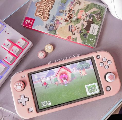 Switch Lite Aesthetic, Console Aesthetic, Cosy Gaming, Nintendo Aesthetic, Switch Aesthetic, Gaming Pictures, Nintendo Lite, Pink Glamour, Cozy Gaming