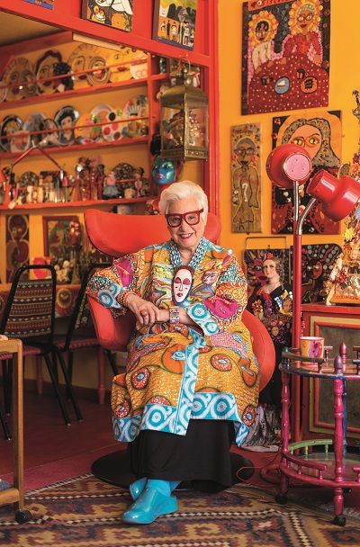 Ageing joyfully: meet the older people defying senior stereotypes - Positive News - Positive News Color Clothes, Positive News, Advanced Style, Ageless Style, Old People, Art Abstrait, Getting Old, Kitsch, No. 2