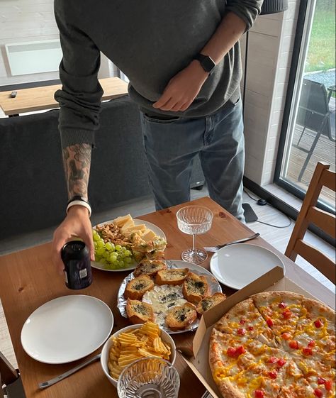 Family Dinner Aesthetic Home, Cute Date Ideas Aesthetic At Home, Dinner For Two Aesthetic, Lunch Date At Home, Couple Lunch Date Aesthetic, Making Dinner Aesthetic, Cooking Date Aesthetic, Date Dinner Aesthetic, Couple Dinner Date Aesthetic