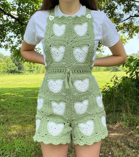 Crochet
crochet ideas
crochet patterns
crochet tutorial
crochet project
cute crochet Pola Kardigan, Crochet Fish, Amazing Crochet, Crochet Vest Pattern, Mode Crochet, Crochet Business, Fish Pattern, Crochet Clothing And Accessories, Crochet Design Pattern