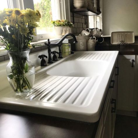 Vintage Kitchen Sinks With Drainboard, Farmhouse Sink Vintage, Kitchen With Drainboard Sink, Kitchen Sink With Built In Dish Drainer, Enamel Sink Kitchen, Sink With Built In Drainboard, Washboard Sink Kitchen, Washboard Kitchen Sink, No Cabinet Kitchen Sink