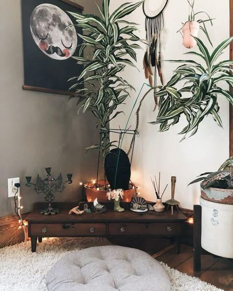 Yoga Nook Small Spaces, Spiritual Altar Ideas Sacred Space, Hypnotherapy Room, Altar Table Ideas, Spiritual Room Aesthetic, Bedroom Altar, Alter Ideas Spiritual, Spiritual Corner, Meditation Room Design