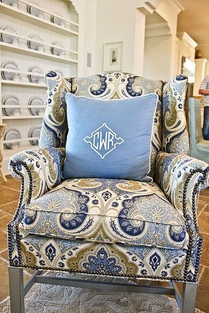 LOVE this blue and paisley chair! Someone knows how to lay out fabric!!! Paisley Chair, Casa Country, Blue Rooms, Wing Chair, Beautiful Chair, Take A Seat, Blue Paisley, Upholstered Furniture, Chair Fabric