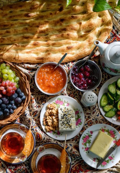 Afghani Breakfast, Iranian Breakfast, Persian Breakfast, Persian Food Iranian Cuisine, Jordanian Food, Breakfast Feast, Persian Tea, Iran Food, Iranian Cuisine