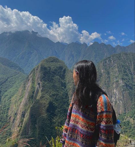 Andes Mountains Peru, Andes Mountains Aesthetic, Backpacking South America Aesthetic, Peru Culture Aesthetic, Peru Instagram Photos, South America Travel Aesthetic, Peru Travel Aesthetic, South American Aesthetic, Machu Pichu Aesthetic