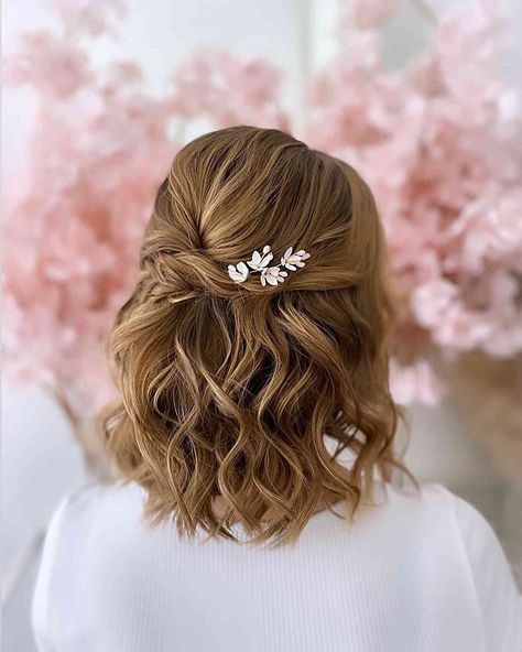 Low Ponytail Hairstyles, Wedding Hairstyles For Medium Hair, Aesthetic Hairstyles, Sophisticated Hairstyles, Wedding Hairstyles Medium Length, Ponytail Hairstyle, Guest Hair, Mother Of The Bride Hair, Stunning Hairstyles