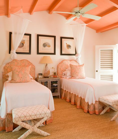 19 Magnificent Bedrooms Designs With Peach Walls Caribbean Interior Design, Peach Bedroom, Boston Interior Design, Bedroom Turquoise, Peach Walls, Tropical Bedrooms, Gray Bedroom, Residential Interior Design, Aesthetic Bedroom